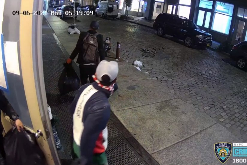 Crooks swipe $385K in designer handbags, clothing from Soho boutique