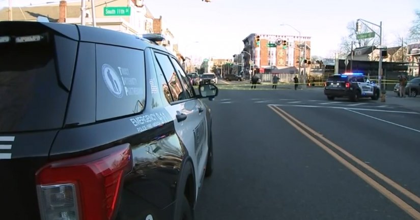 2 teenagers hospitalized after being shot in Newark; police investigating