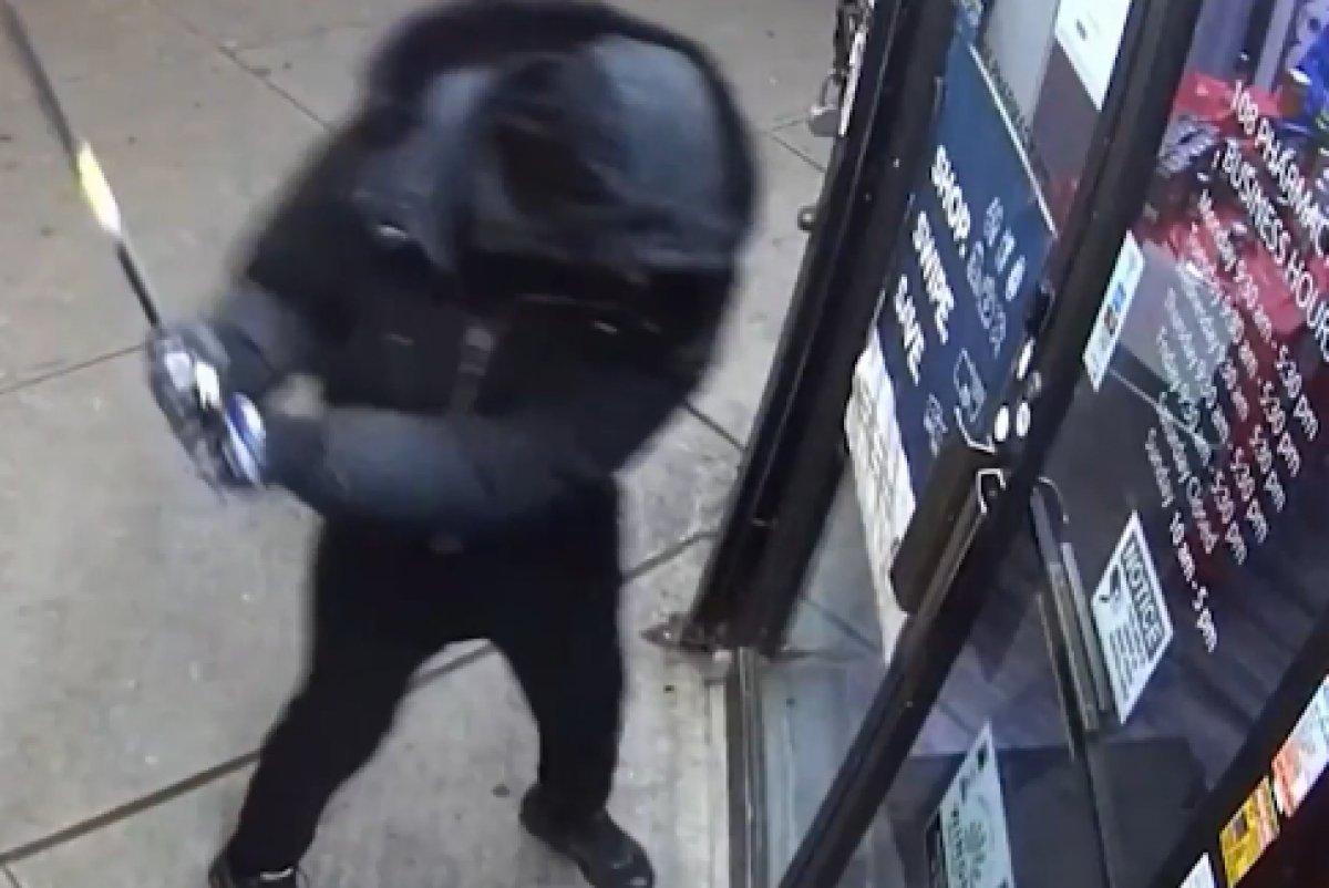Thieves wanted for burglarizing 50+ pharmacies in NYC and across tri-state