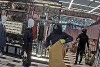 Thieves steal high-end merchandise from high-end store in SoHo, NYC