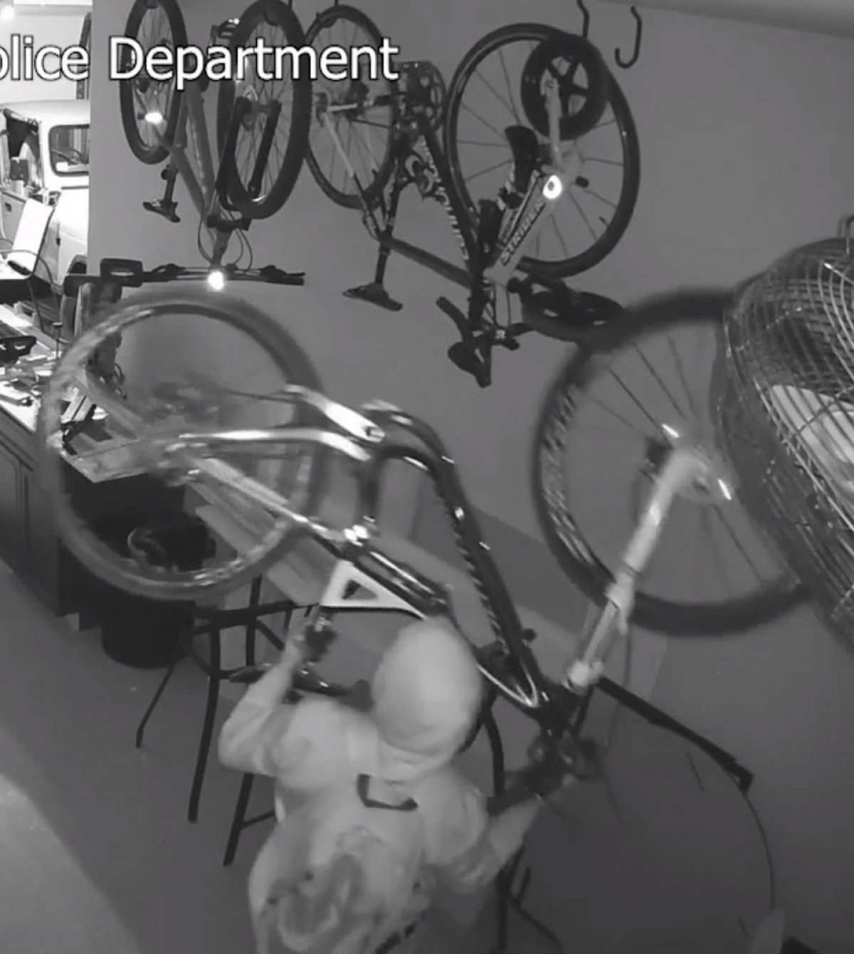 Oro Valley police need help identifying burglary suspect