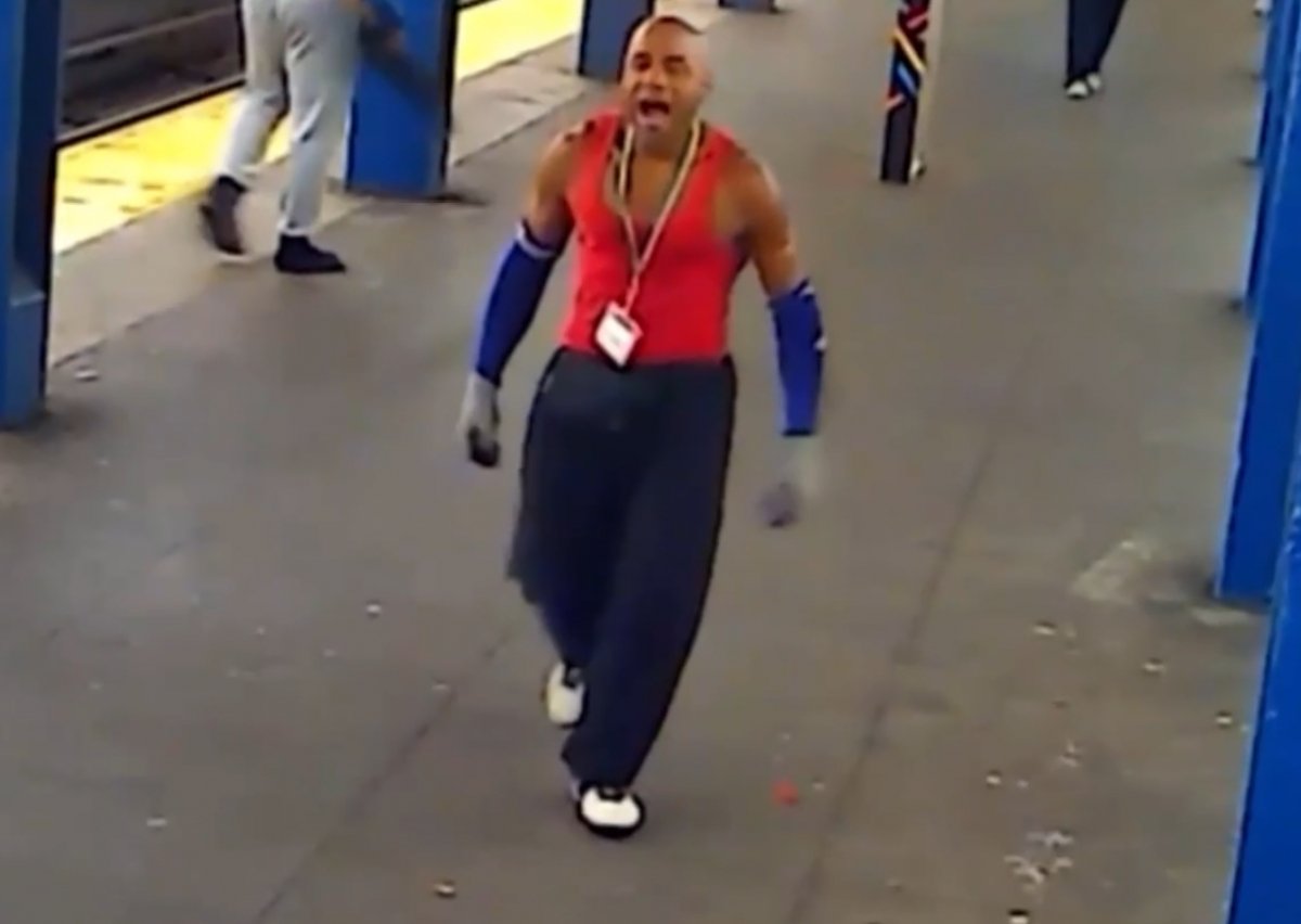 NYPD releases video of suspect wanted for assault, robbery of teen at Bronx subway station