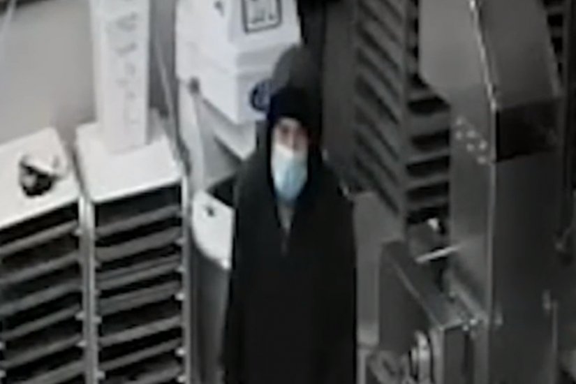 Video shows serial burglary suspect on Staten Island